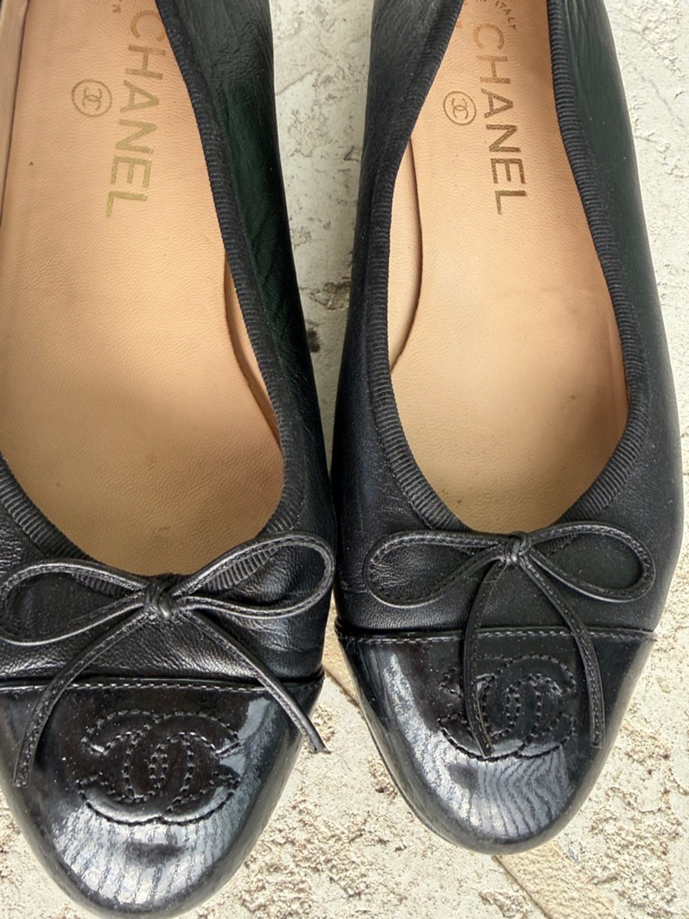 CHANEL Black Leather Cap-Toe Ballet Flats with Logo - Picture 9 of 10